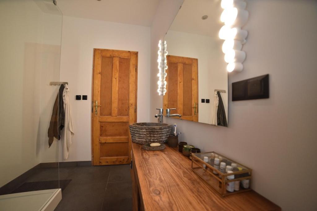 Designer Apartment 110M2 With King Size Beds & Equipped Kitchen Krakkó Kültér fotó